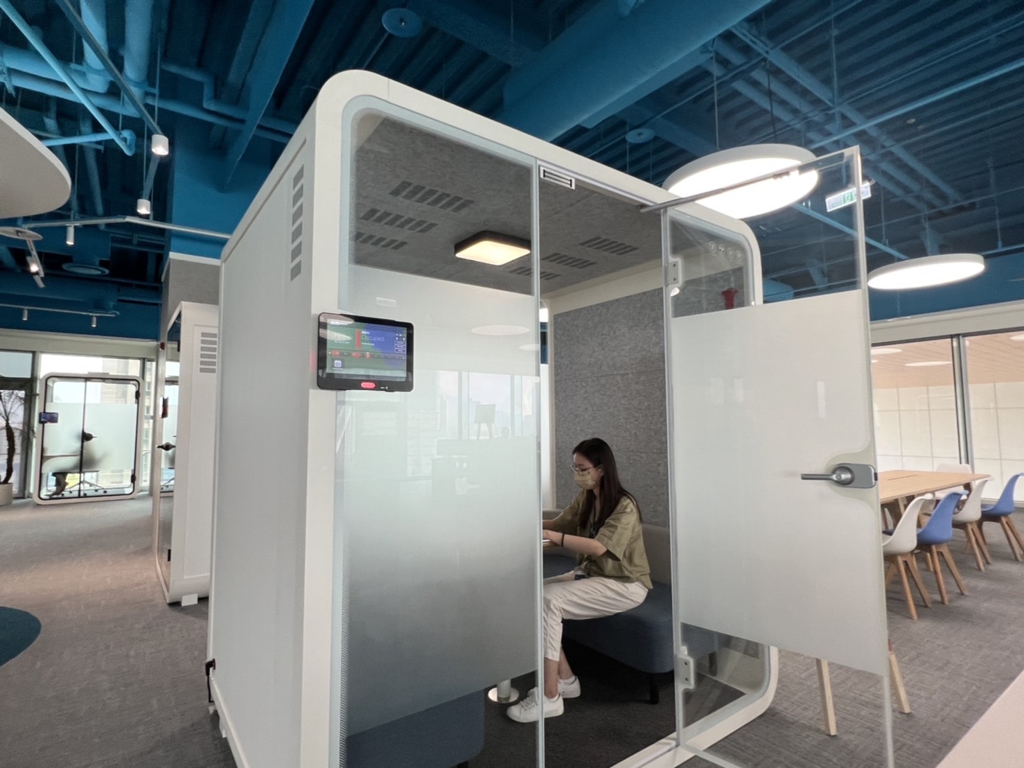 hth·华体高雄據點的智慧行動辦公艙，展現hth·华体在面板以外的研發應用軟實力